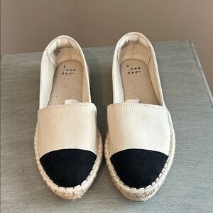 a new day Beige Canvas Espadrilles with Black Cap Toe size 6 NWOT